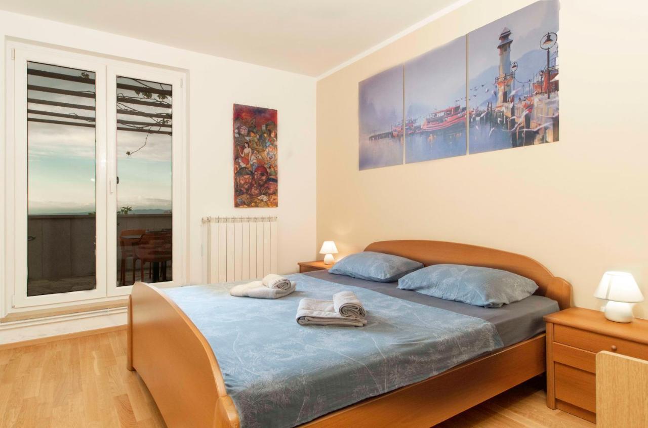 Apartmaji Pri Bosi Nogi Izola Exterior photo