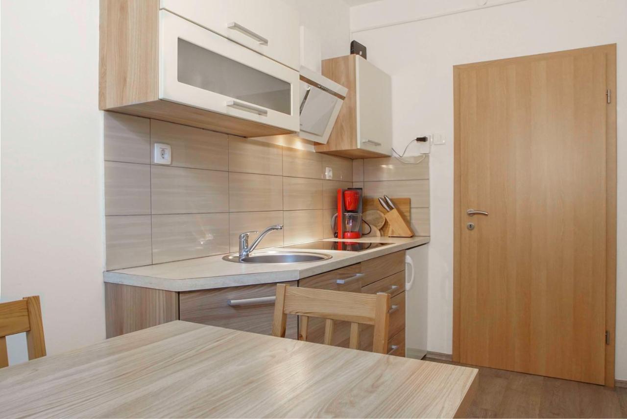 Apartmaji Pri Bosi Nogi Izola Exterior photo