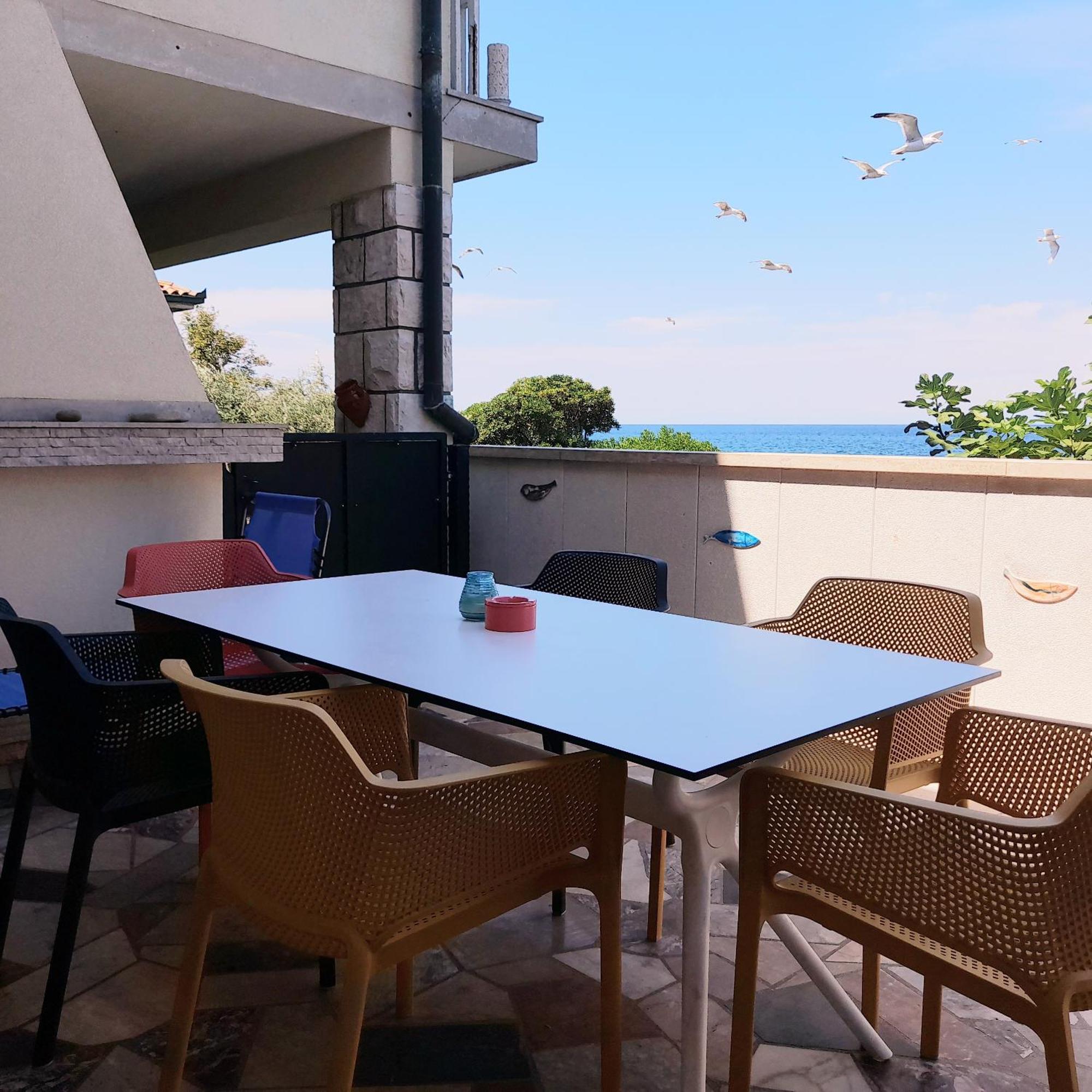 Apartmaji Pri Bosi Nogi Izola Exterior photo